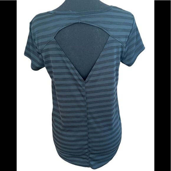 IDEOLOGY tonal gray/ black striped top with cut out back, size S - Picture 3 of 4
